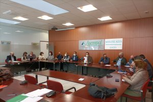 Reunión mantenida ayer por la Mesa del Agua de Almería en la sede de Asempal
