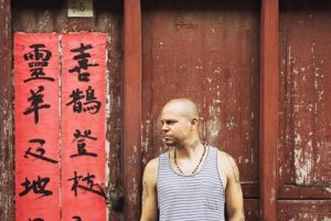 “Hoy te despellejo”: Residente arremete duramente contra J Balvin en su canción.