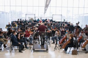 Ensayo de la OCAL, este viernes en El Toyo.