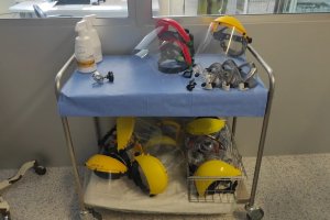 Equipos de protección individual (EPI) en el Hospital de Poniente.