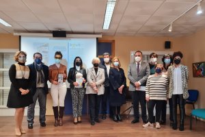 Foto de familia en la sede de Asalsido.