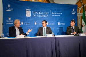 Desde la izquierda, Manuel Campo Vidal, Javier A. García y Fernando Giménez.