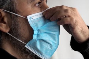 Parece que la obligatoriedad de la mascarilla permanecerá un tiempo más.