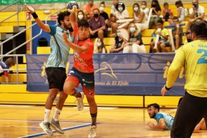 Los almerienses pasan página y se centran en el choque con Triana.