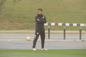 Rubi pendiente del trabajo en el entrenamiento.