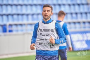 José León en el entrenamiento del conjunto chicharrero.
