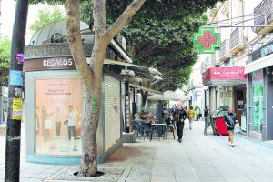 Ha cerrado el kiosco del Paseo frente a la cafetería Coimbra.