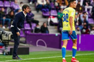 Pacheta asiste a la derrota del Real Valladolid ante la UD Las Palmas.