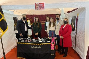 El alcalde de Olula y los ediles durante su visita a la feria.
