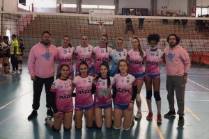 Las jugadoras almerienses posan antes del partido.