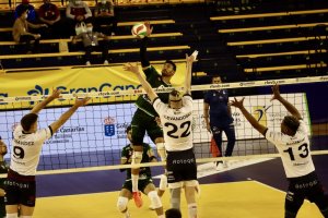 Jorge Fernández en el partido de Copa del Rey frente a Rotogal Boiro.