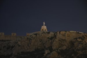 El Cerro de San Cristóbal no tendrá luz durante una hora este sábado.