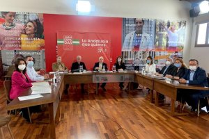 Magdalena Cantero, de rosa, a la izquierda de la imagen.