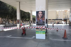 Algunas gasolineras, como esta, han tenido que cerrar sus surtidores por los problemas informáticos.