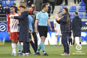 Lazo con cara de asombro en El Alcoraz.