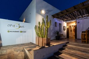 Exterior del restaurante Oro y Luz ubicado en el Paraje Los Albacetes - Rodalquilar - Níjar (Almería).