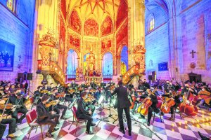 El público, que sobrepasó el aforo previsto en la Catedral, vivió intensamente cada pasaje de un concierto que enamoró en cada pasaje.