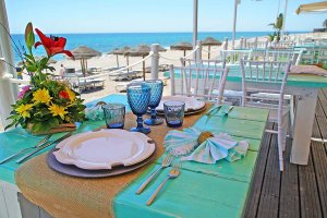 Imagen de la Terraza Neptuno con vistas al mar.