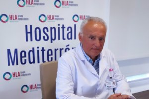 Dr. José Javier García del Águila, director médico HLA.
