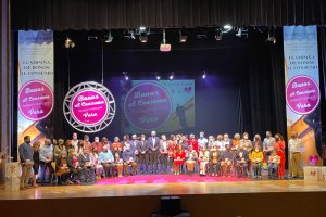 Fotografía de familia de los galardonados.