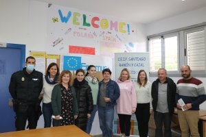 La edil de Educación, Julia Ibáñez, y los responsables del Ramón y Cajal.