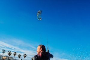 Disfruta de las olas en ‘Travesía Bahía de Almería’.