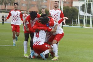 Los canteranos celebrando un gol.