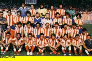 Plantilla de la A. D. Almería con José María Maguregui.