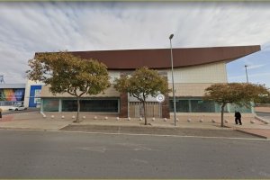 Instalaciones ubicadas en la Carretera del Ingenio que llevan años cerradas.