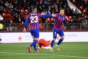 El Eibar es el líder de la categoría con un punto de ventaja sobre el Almería.