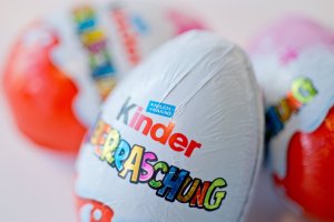 Aumentan a 14 los casos “probables” de salmonelosis en España asociados al consumo de Kinder.
