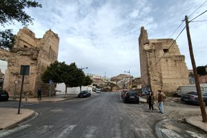 Vista general de los dos torreones de la Avenida del Mar