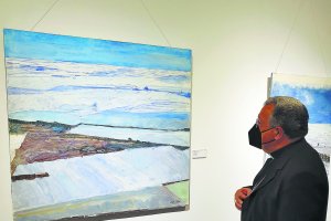 Don Ginés, obispo de Getafe, observa los invernaderos de Almería, una oleo de mi esposa Ana Westley.