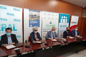 Firma del manifiesto por el autoconsumo por parte de los impulsores de la Alianza