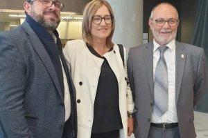 José Berruezo (primero por la derecha), en la gala en la que fue reconocido.