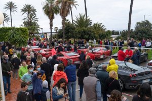 Gran expectación con los Ferrari en Mojácar (FOTO: David Luque).