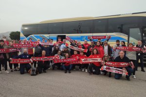 Foto de familia de los peñistas rumbo a Burgos.