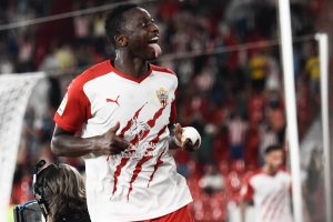 Umar Sadiq busca seguir sumando goles.