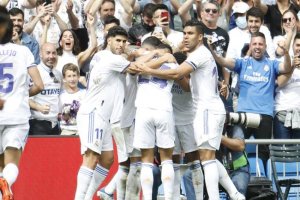 El Madrid se proclama campeón de Liga tras ganar al Espanyol.