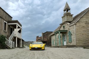 Un Ferrari458 Spider cruzando Fort Bravo. (FOTO: Francisco G. Luque).