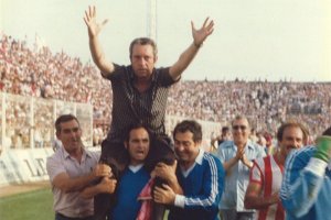 Así se celebró el primer ascenso a Primera con José María Maguregui.