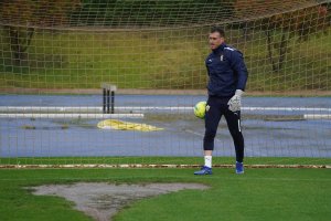 Fernando entrenando bajo la lluvia este miércoles en el Anexo.