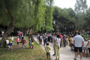 Estimula la imaginación de los pequeños con las historias del gran elefante del Parque Andrés Segovia de Aguadulce.