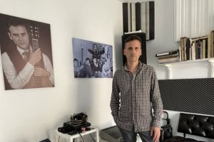 Jose Carlos Llinares en el estudio de su casa, donde ha gestado y producido su álbum.
