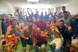 Fiesta en el vestuario celeste tras ganar al líder.