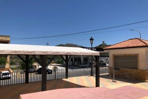 El kiosco de la Plaza del Gobernador en Huércal-Overa concluye su rehabilitación.