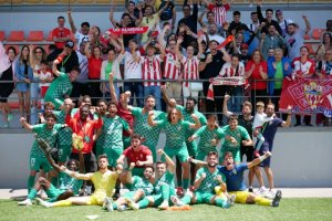 Alegría rojiblanca después de la victoria del domingo pasado ante el Marbella.