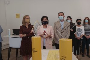 Autoridades visitan el nuevo  Punto Vuela en Los Gallardos.