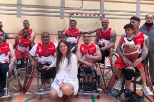 La familia del Cludemi invita a los aficionados para que disfruten del basket.