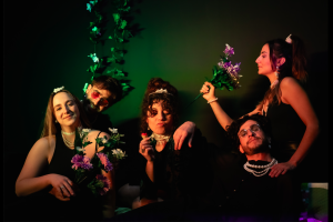 Fotografía del elenco de Bizarras, la obra de Colectivo Trance.